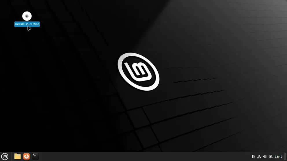 Linux Mint Desktop nach dem Booten mit Installationsmedium LMinstDT
